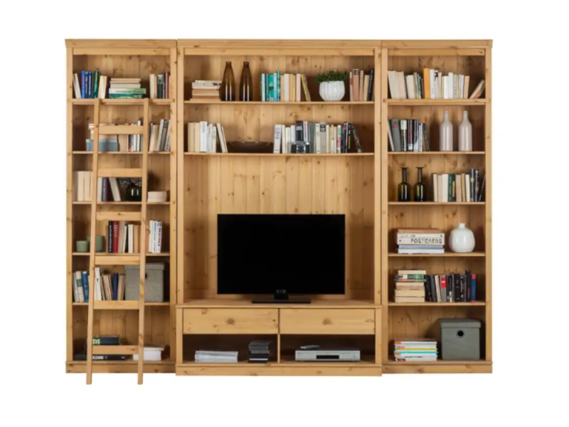 Estante grande para sala em madeira com rack para tv e escada na cor cera natural / coleção biblioteca