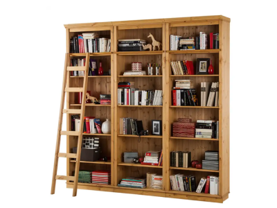 Escada de madeira maciça cor cera / Coleção Biblioteca