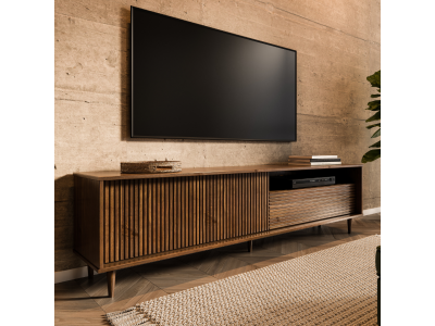 Rack com 1,80 metros com 2 portas e 1 porta basculante para sala de TV na cor castanho amadeirado / Coleção Jazz