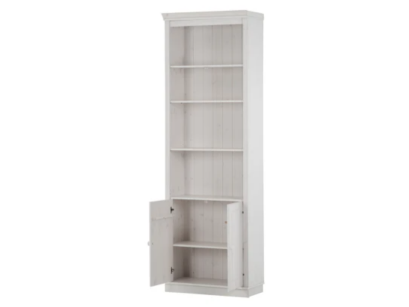 Estante alta com 2,20m para biblioteca com porta de madeira  e nichos na cor branco lavado / coleção biblioteca